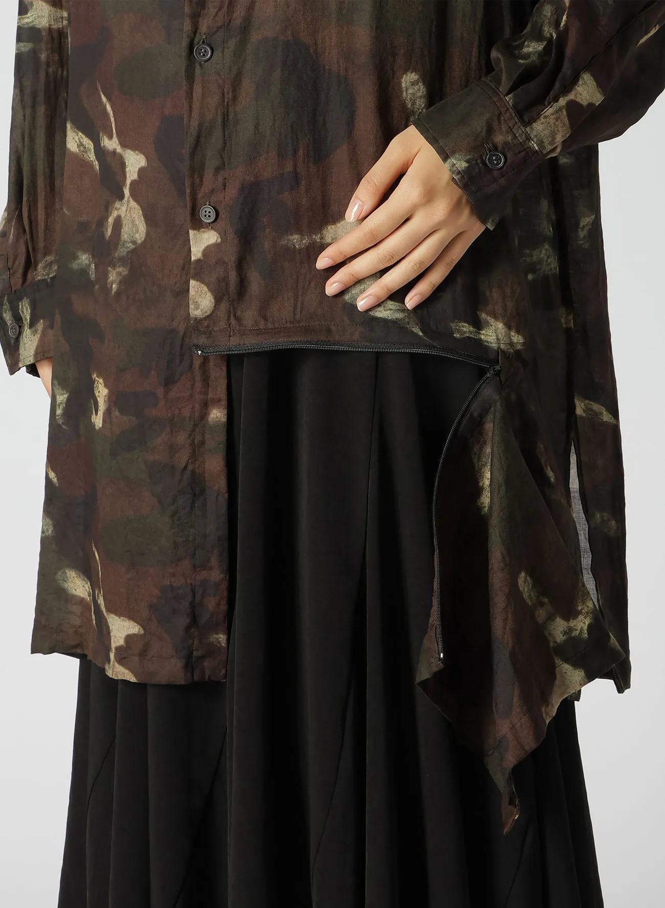 CAMOUFLAGE PATTERN VIYELLA LEFT FRONT ZIPPER SLIT SHIRT