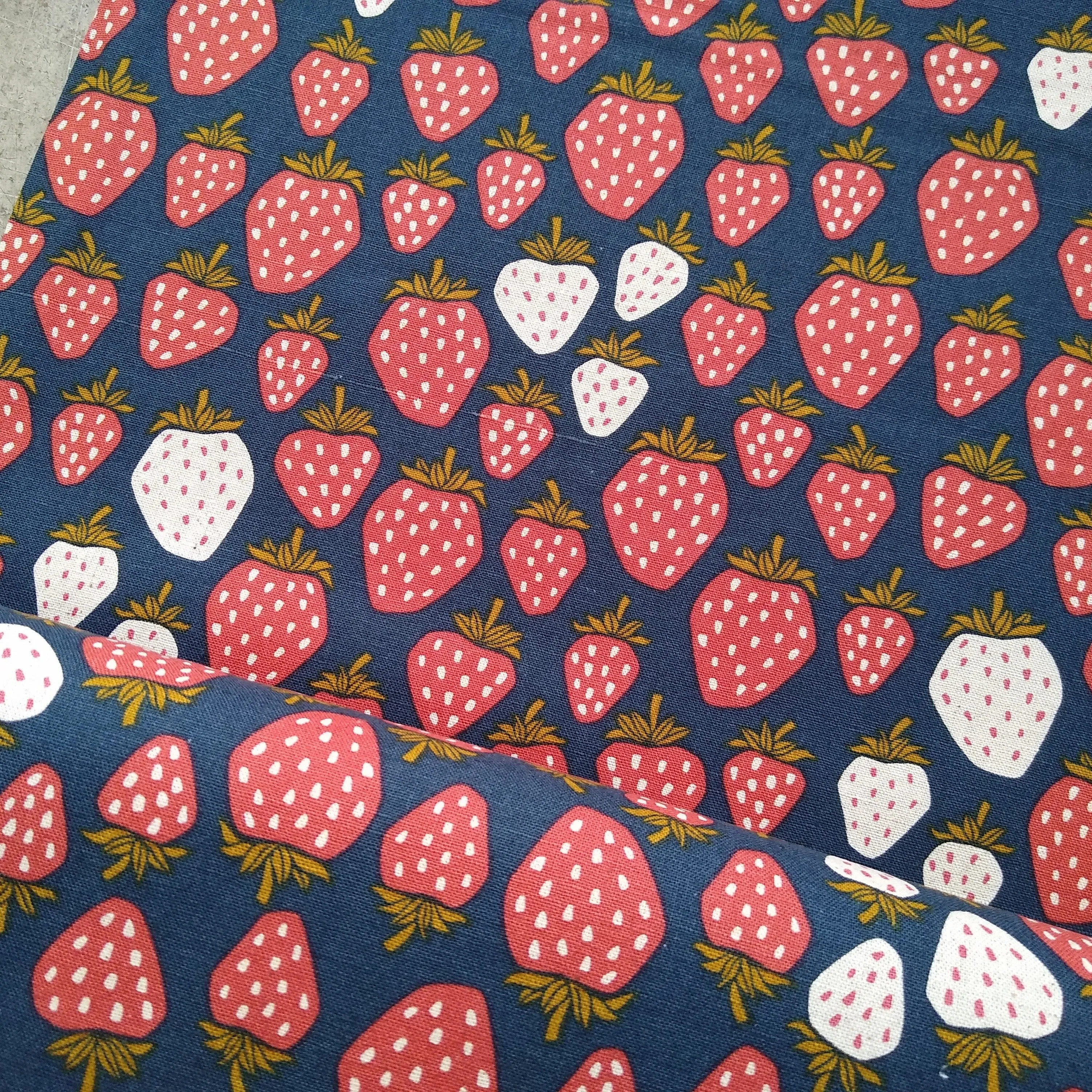 Cotton Linen Blend / Strawberry Patch / Navy