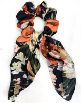 TIE SCRUNCHIE - BLK/RED FLORAL